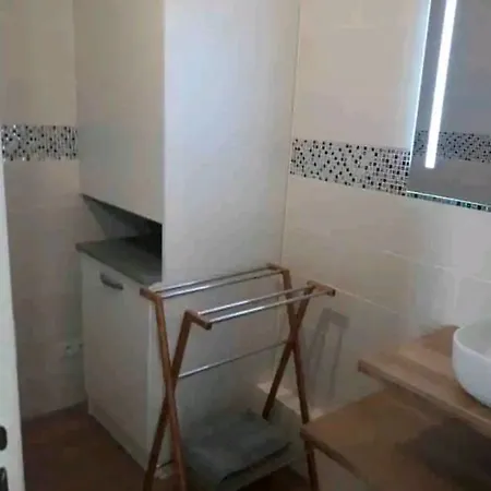 F4 Avec Parking Gratuit Sur Place לה האברה